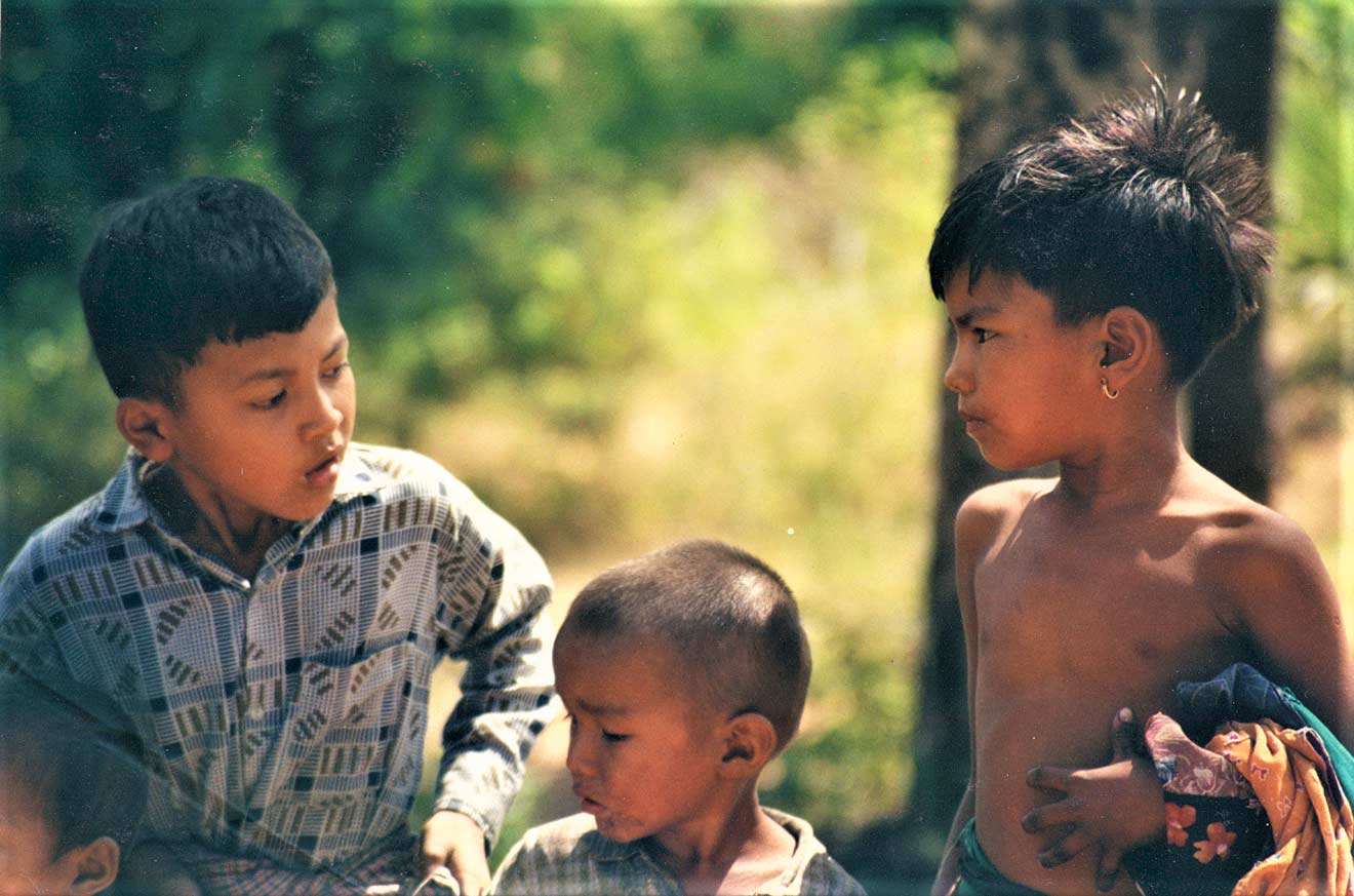 curly nomad asia myanmar burma children photo